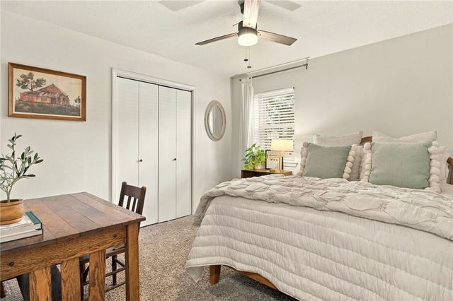 2302 SE 16th Street, Bentonville, AR 72712
