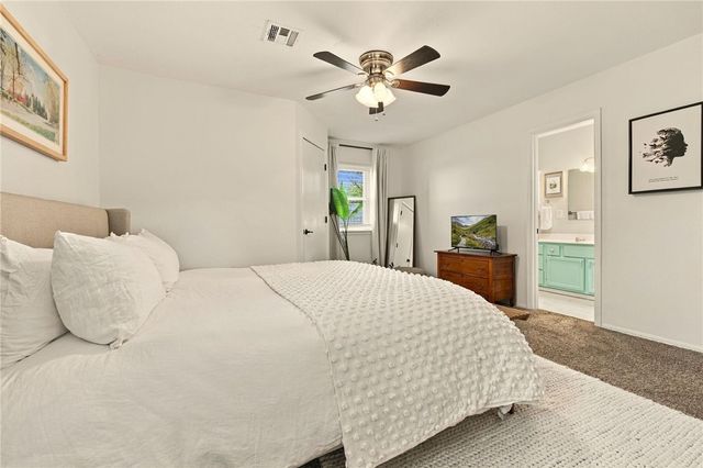 2302 SE 16th Street, Bentonville, AR 72712