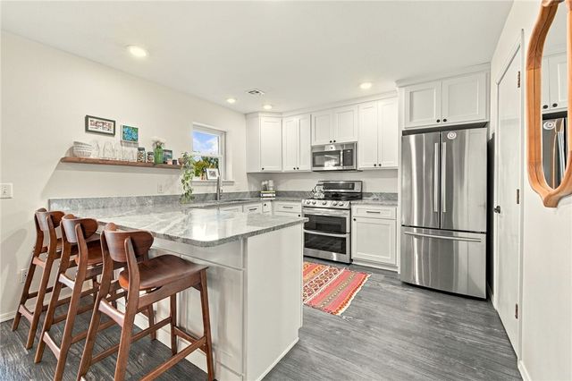 2302 SE 16th Street, Bentonville, AR 72712