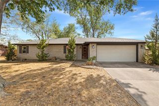 2302 SE 16th Street, Bentonville, AR 72712