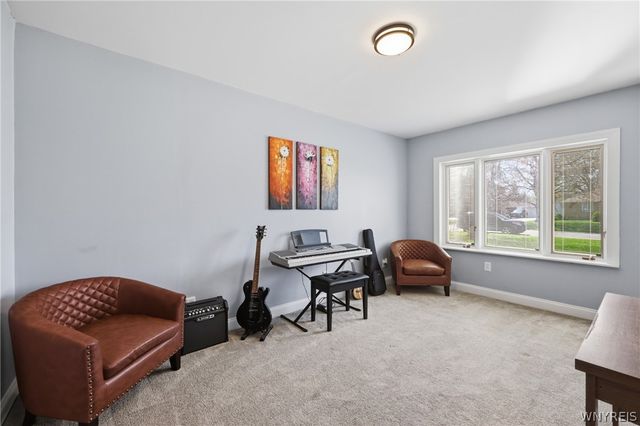 82 Allendale Road, West Seneca, NY 14224