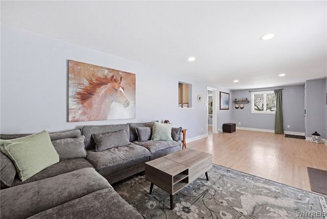 82 Allendale Road, West Seneca, NY 14224