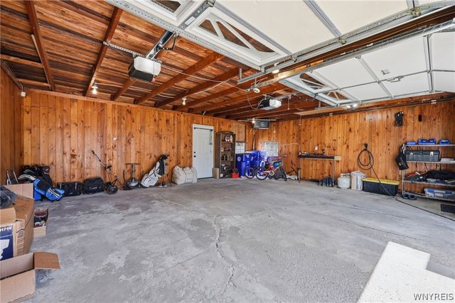 82 Allendale Road, West Seneca, NY 14224
