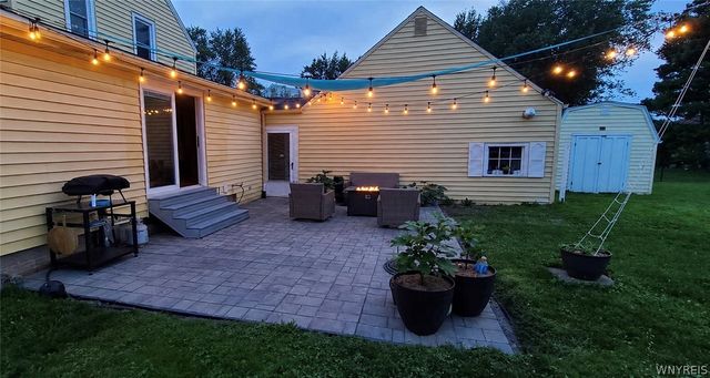 82 Allendale Road, West Seneca, NY 14224