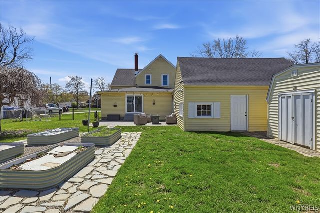 82 Allendale Road, West Seneca, NY 14224