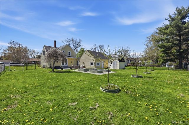 82 Allendale Road, West Seneca, NY 14224
