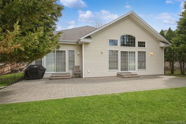 30 Redan Drive, Smithtown, NY 11787