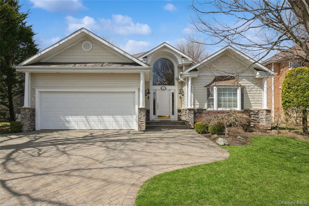 30 Redan Drive, Smithtown, NY 11787