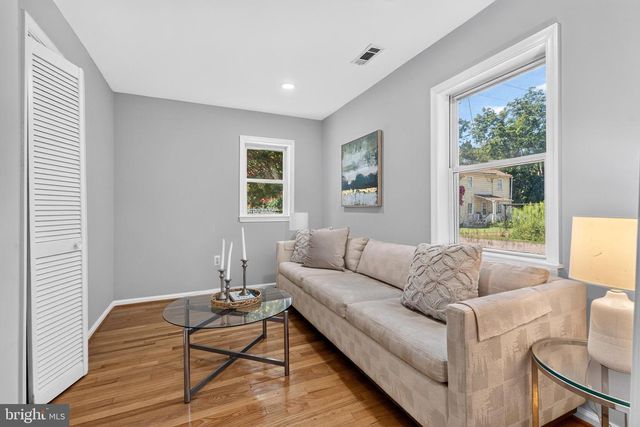 1423 SCHOOL LN, Lutherville Timonium, MD 21093