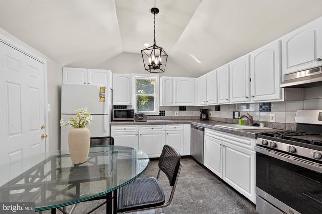 1423 SCHOOL LN, Lutherville Timonium, MD 21093