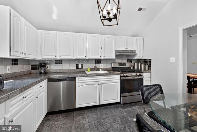 1423 SCHOOL LN, Lutherville Timonium, MD 21093