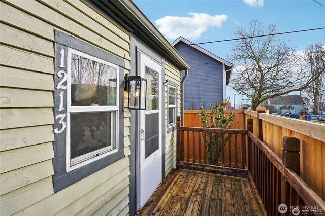 1213 S J Street, Tacoma, WA 98405