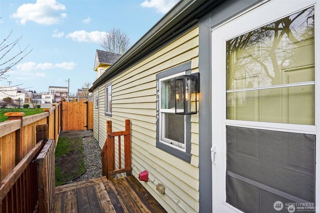 1213 S J Street, Tacoma, WA 98405