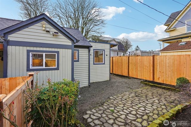 1213 S J Street, Tacoma, WA 98405