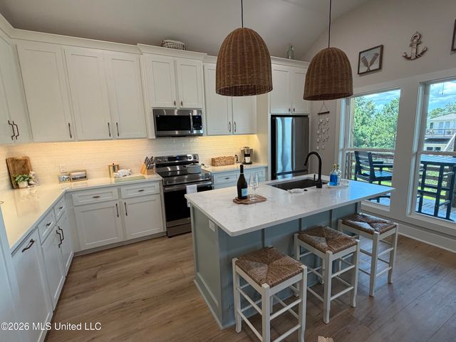 4065 Blue Jay Street, Bay Saint Louis, MS 39520
