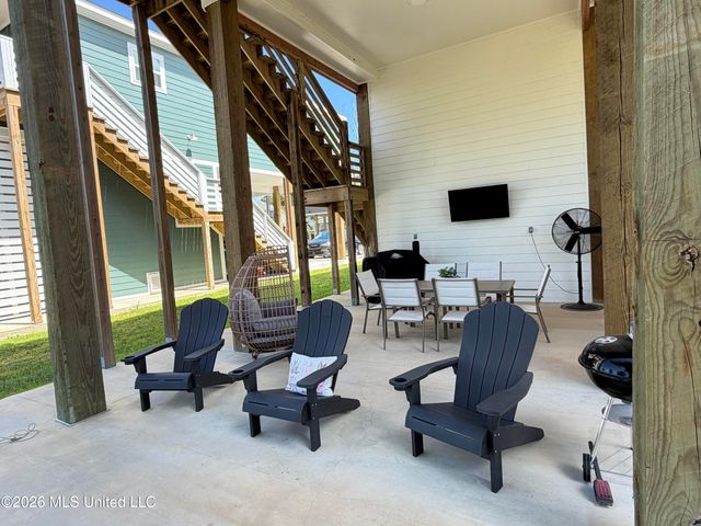 4065 Blue Jay Street, Bay Saint Louis, MS 39520