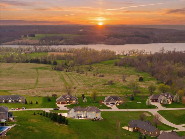 3960 Macbride Pl NE, Solon, IA 52333
