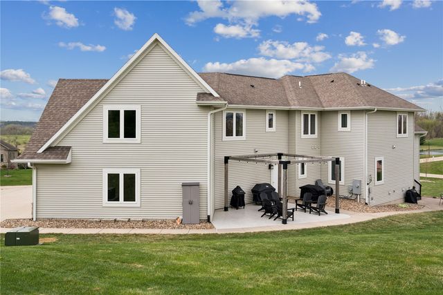 3960 Macbride Pl NE, Solon, IA 52333