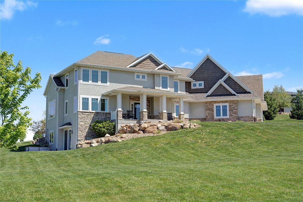 3960 Macbride Pl NE, Solon, IA 52333