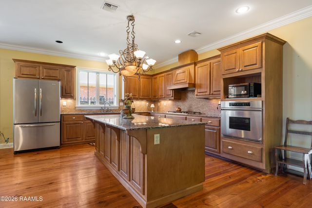 300 Upperline Avenue, Lafayette, LA 70501