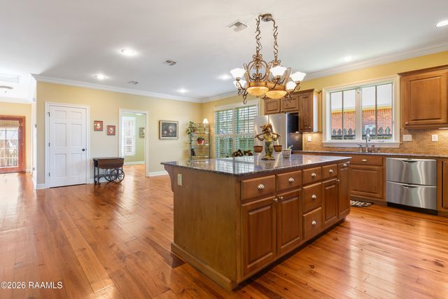 300 Upperline Avenue, Lafayette, LA 70501