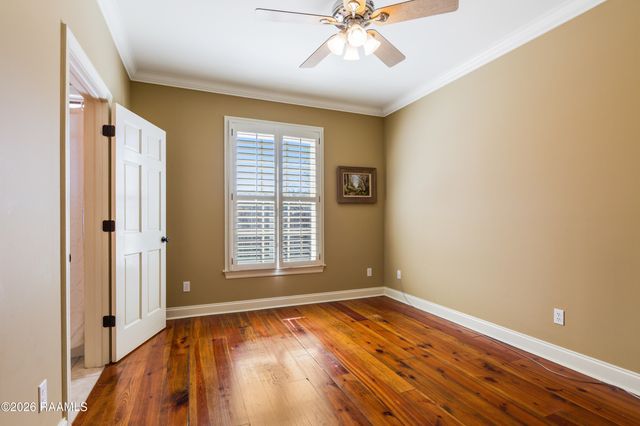 300 Upperline Avenue, Lafayette, LA 70501