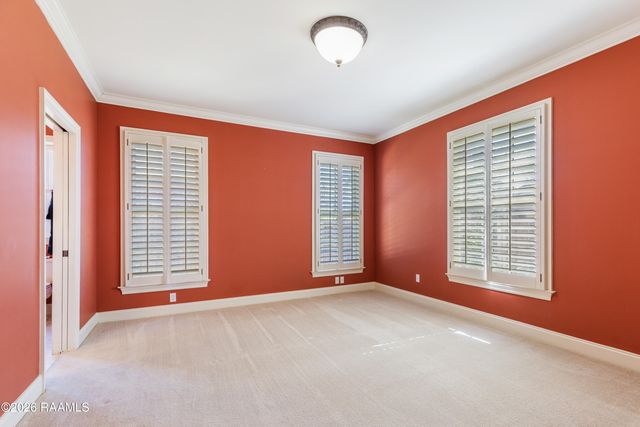 300 Upperline Avenue, Lafayette, LA 70501