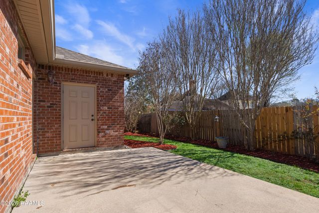 300 Upperline Avenue, Lafayette, LA 70501