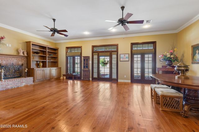 300 Upperline Avenue, Lafayette, LA 70501