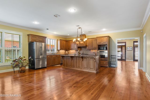 300 Upperline Avenue, Lafayette, LA 70501