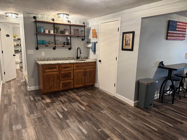 1770 Clouse Road, Macomb, MO 65702