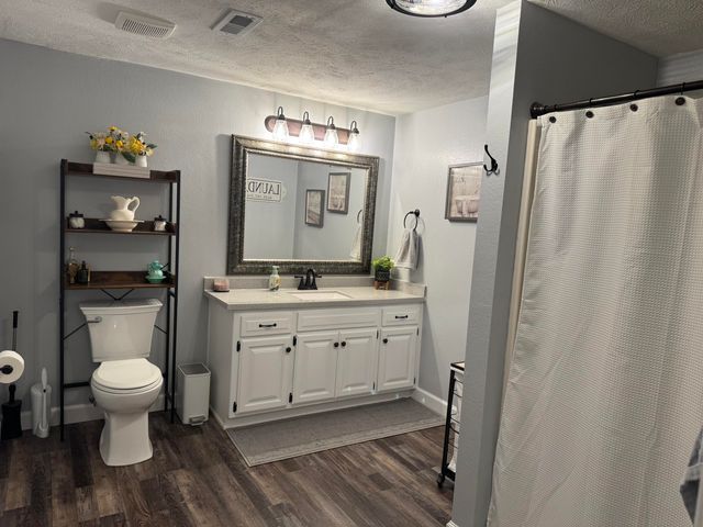 1770 Clouse Road, Macomb, MO 65702