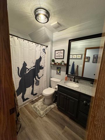 1770 Clouse Road, Macomb, MO 65702