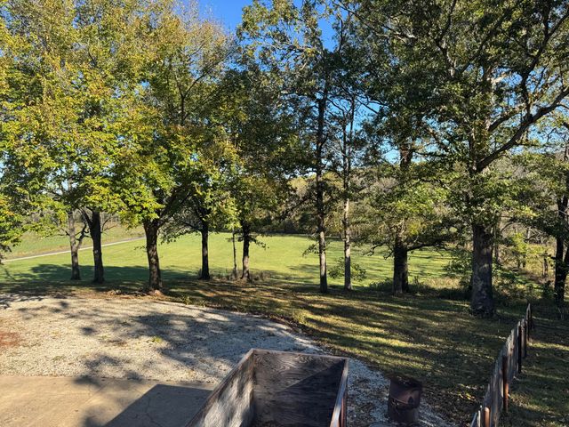 1770 Clouse Road, Macomb, MO 65702