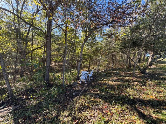 1770 Clouse Road, Macomb, MO 65702