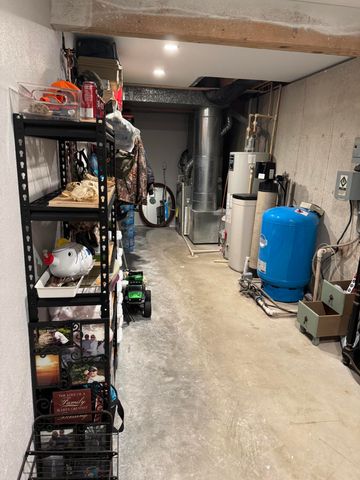 1770 Clouse Road, Macomb, MO 65702