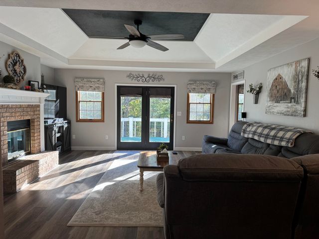 1770 Clouse Road, Macomb, MO 65702