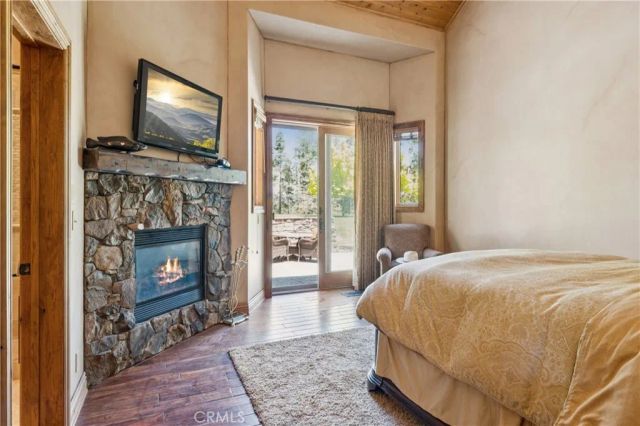 32310 Hummingbird Court, Running Springs, CA 92382