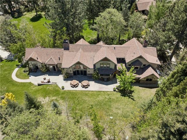 32310 Hummingbird Court, Running Springs, CA 92382
