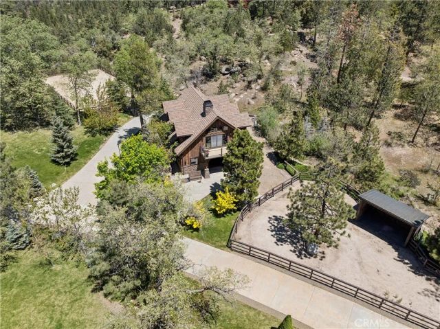 32310 Hummingbird Court, Running Springs, CA 92382