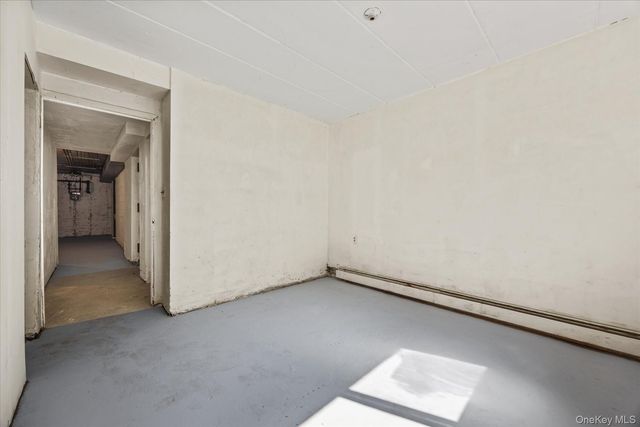 140-14 33rd Avenue 101, Flushing, NY 11354