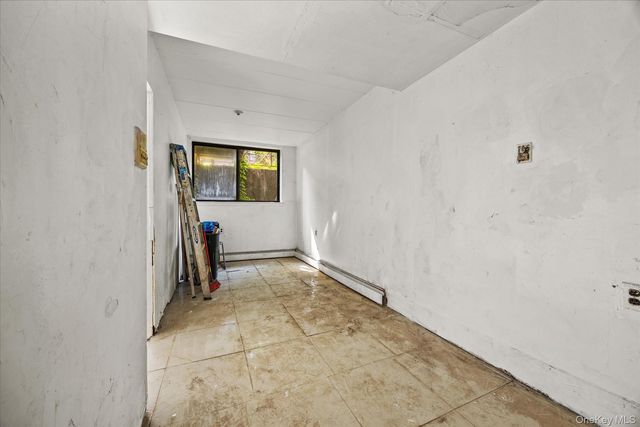 140-14 33rd Avenue 101, Flushing, NY 11354