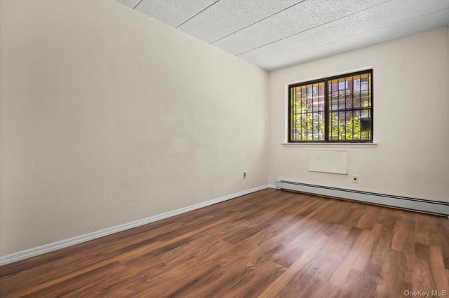 140-14 33rd Avenue 101, Flushing, NY 11354