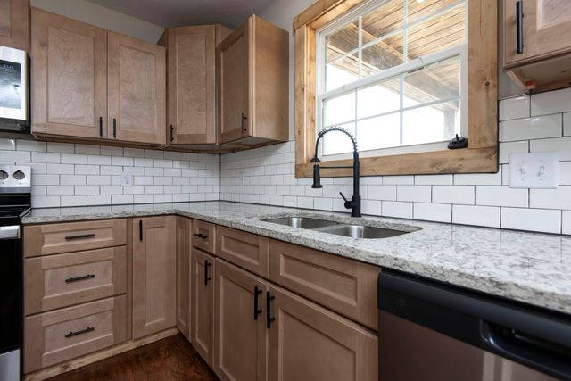 753 Boardwalk, Seymour, MO 65746