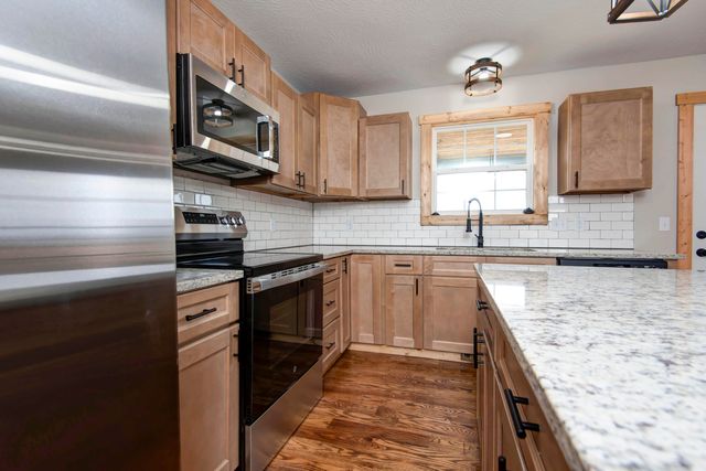 753 Boardwalk, Seymour, MO 65746