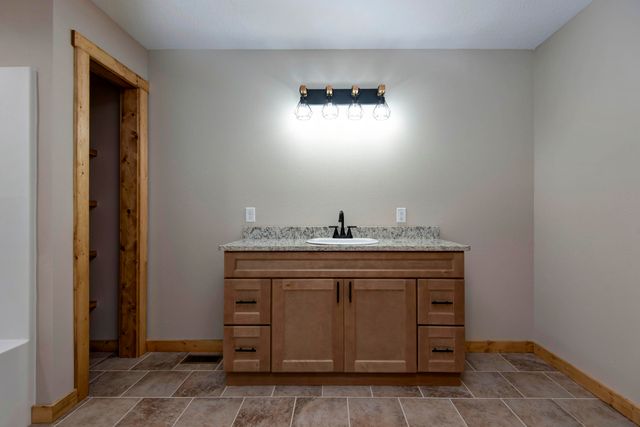 753 Boardwalk, Seymour, MO 65746