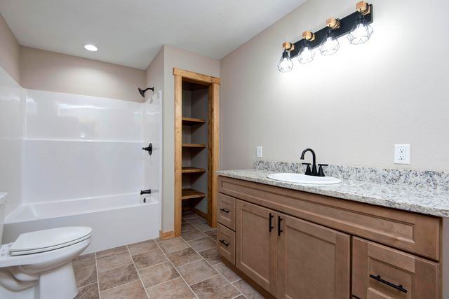 753 Boardwalk, Seymour, MO 65746