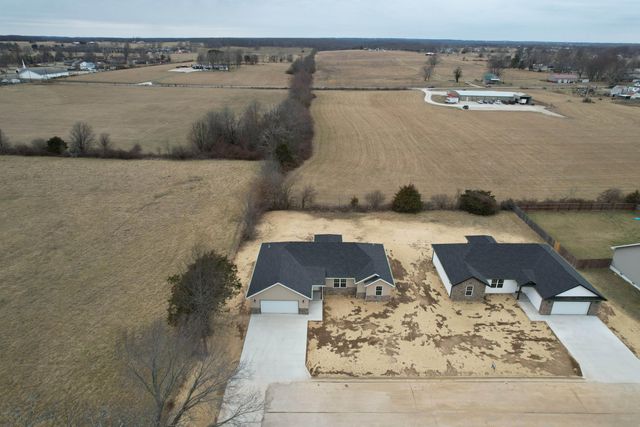 753 Boardwalk, Seymour, MO 65746