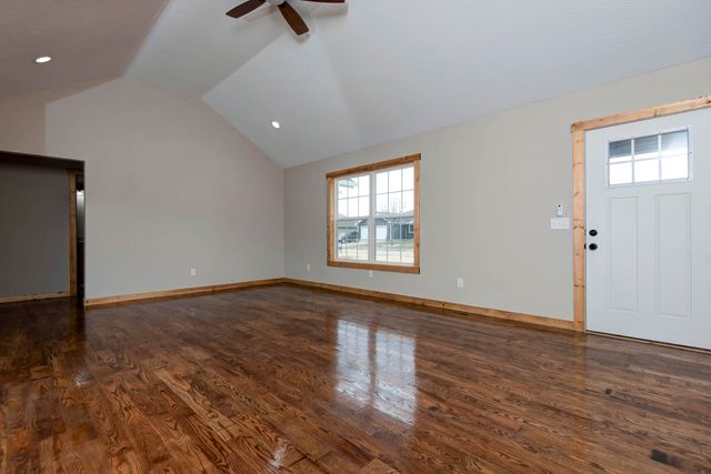 753 Boardwalk, Seymour, MO 65746