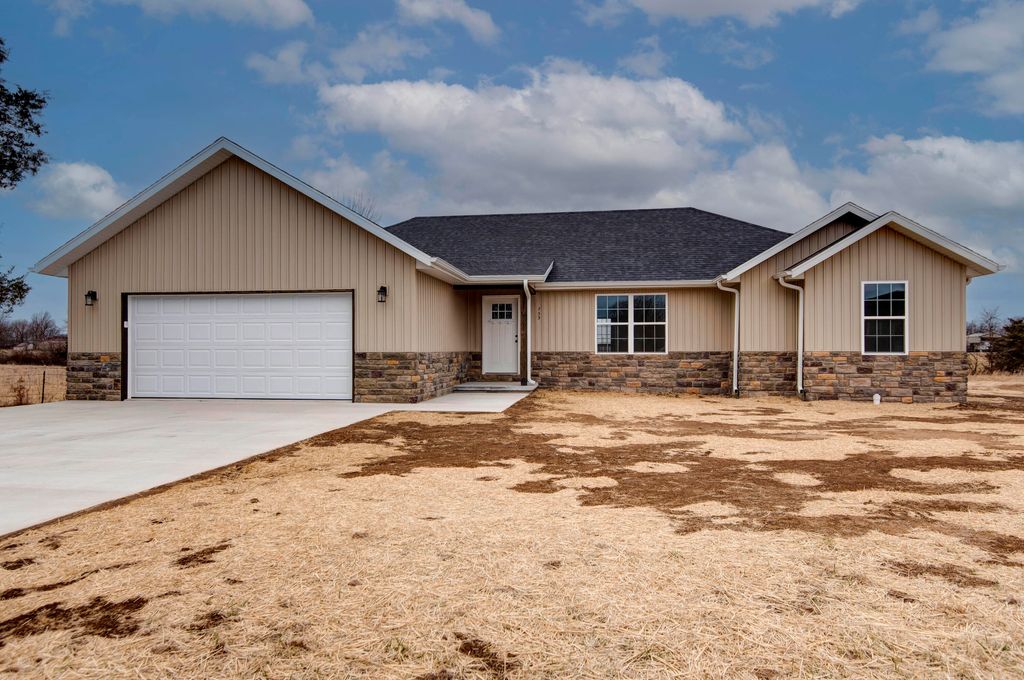 753 Boardwalk, Seymour, MO 65746